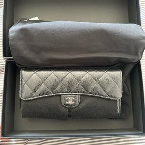 CHANEL Caviar Quilted Large Flap Wallet in Black